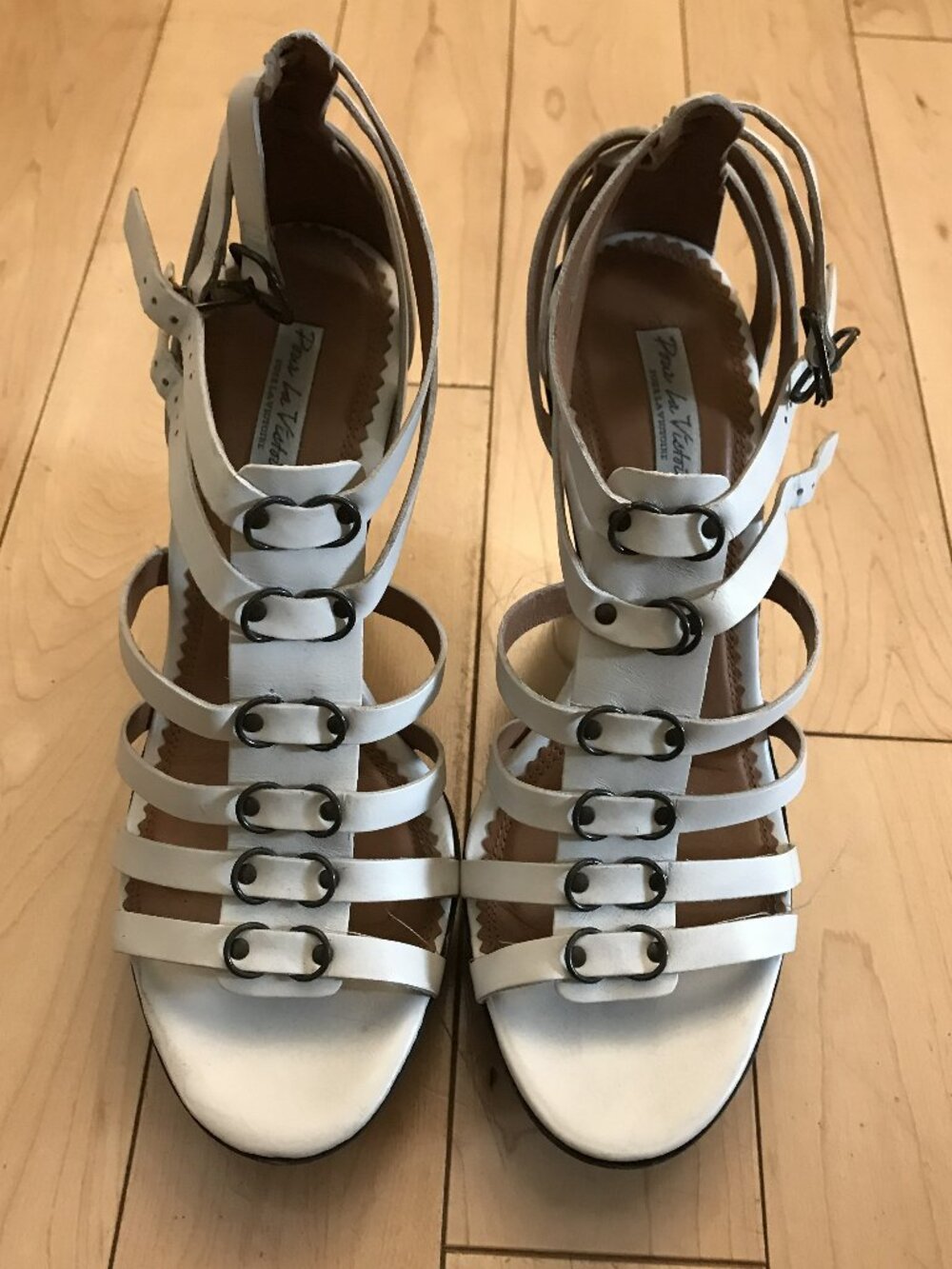 Pour La Victoire White Leather 2.5" Gladiator Platform Heels Size 8